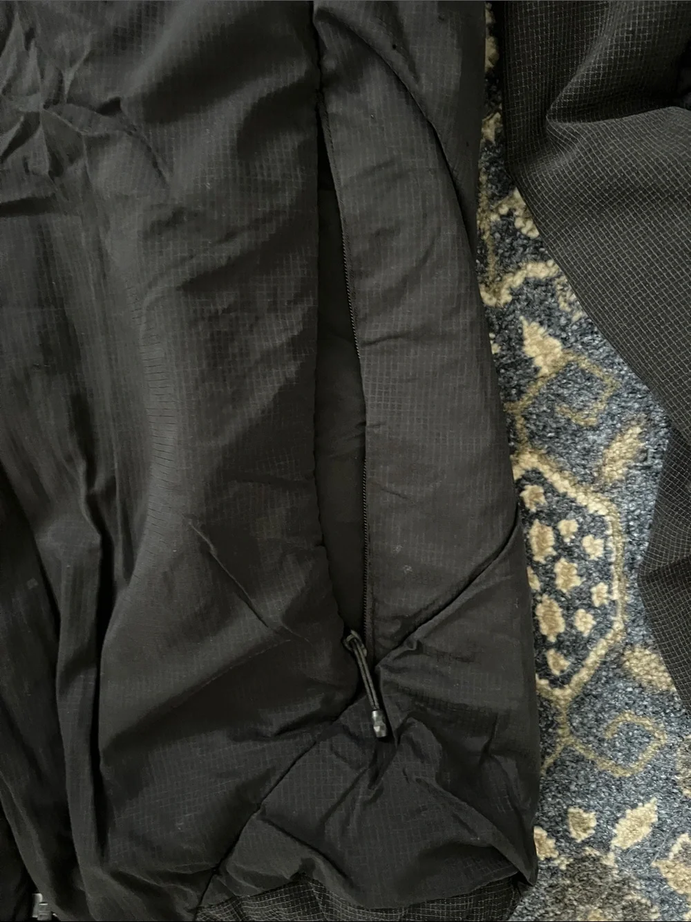 The North Face Black Men's Insulated Puffer Jacket - Picture 5 of 8